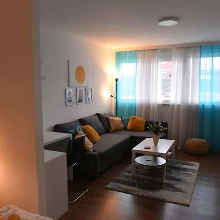 Central Apartment *